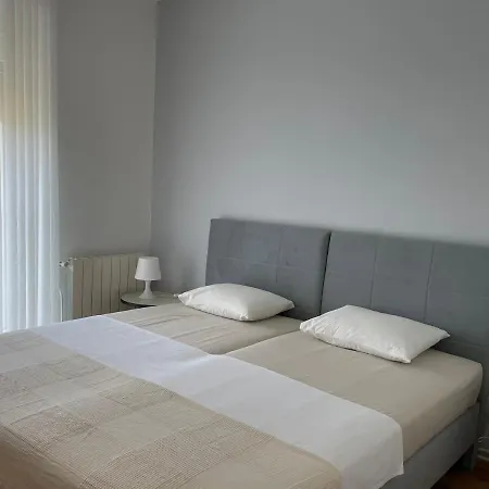Spacious Modern Close To The Διαμέρισμα