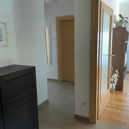 Spacious Modern Close To The Apartmán *